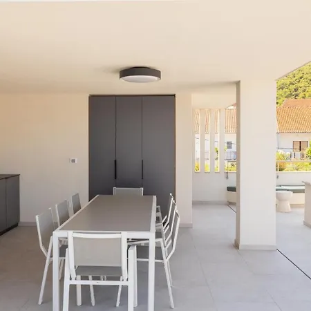 Aqua & Terra Villa *