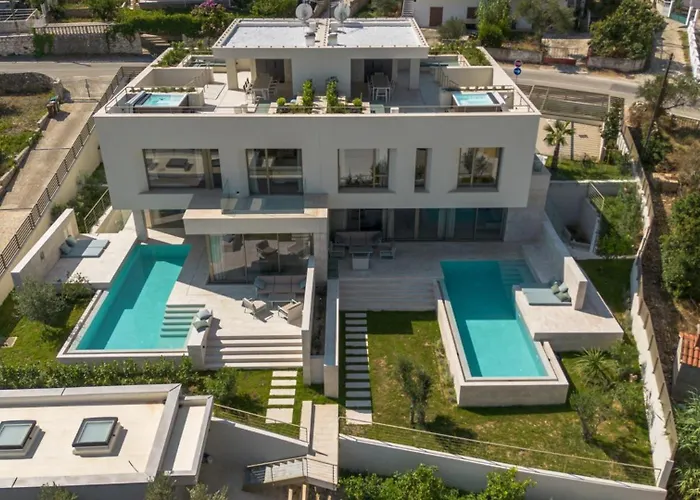 Aqua & Terra Villa *