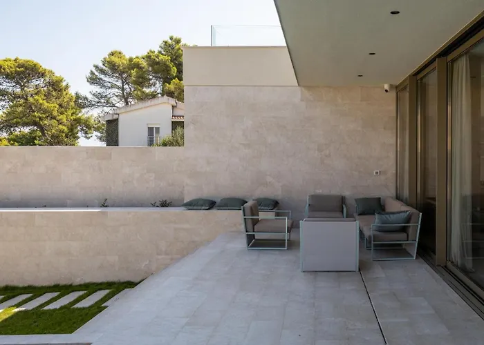 Aqua & Terra Villa *