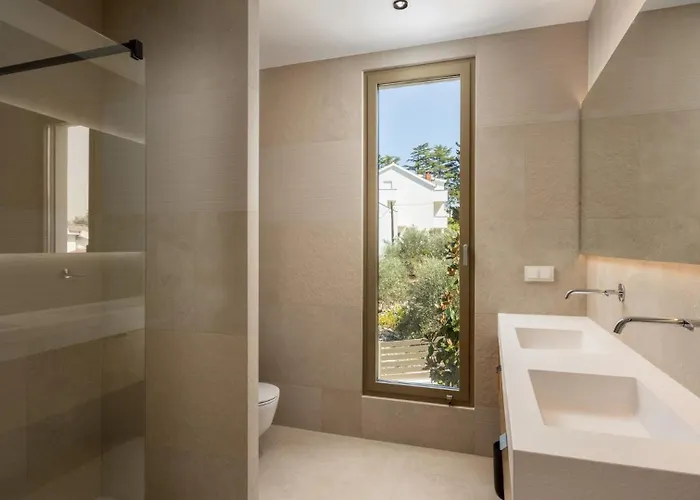 Aqua & Terra 슬라티네