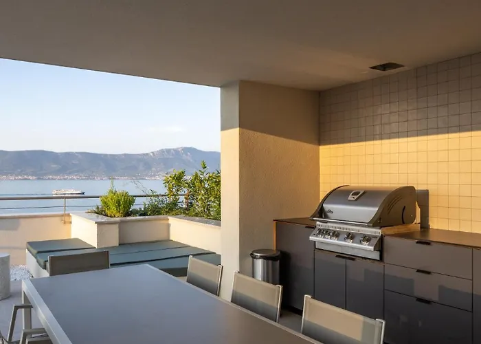 Aqua & Terra 슬라티네