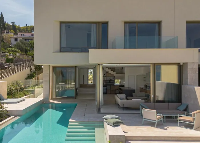 Aqua & Terra 슬라티네