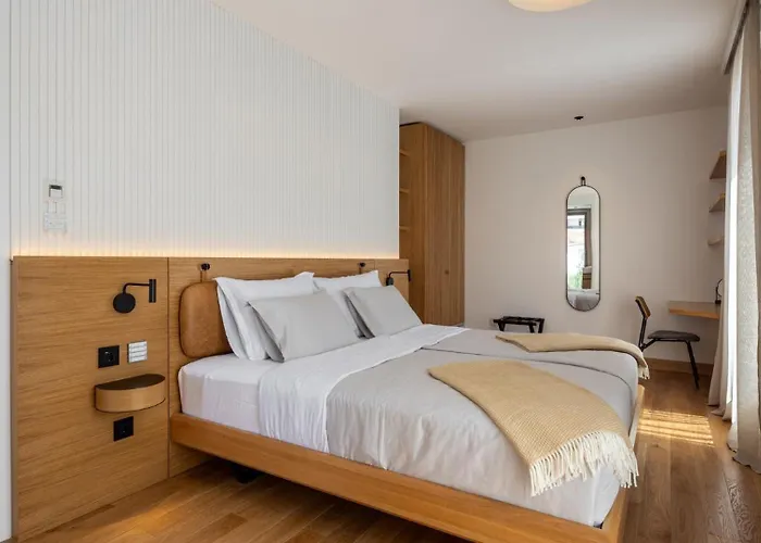 Aqua & Terra 슬라티네