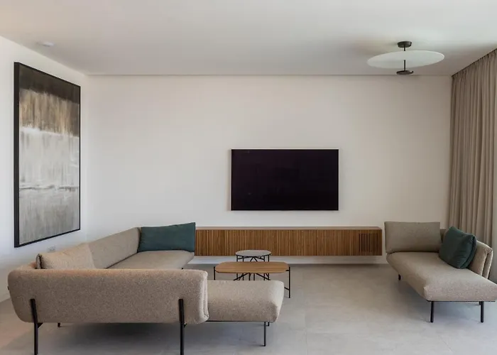 Aqua & Terra 슬라티네