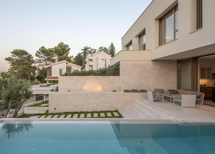 Aqua & Terra 슬라티네