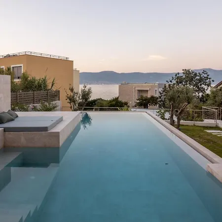 Aqua & Terra Vila