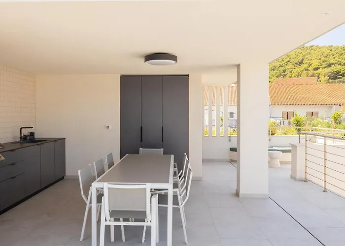 Aqua & Terra Villa *