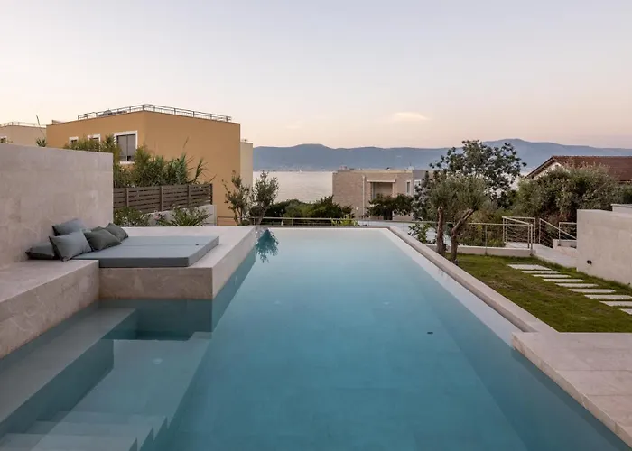 Aqua & Terra Villa